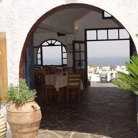 Memories 3* Foinikia (Santorini)
